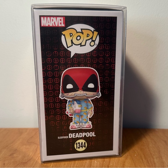 Funko Pop! Sleepover Deadpool Figure - Picture 4 of 4